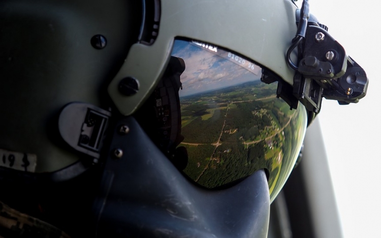 Kiesett egy katonai helikopterből az egyik pilóta Belgiumban